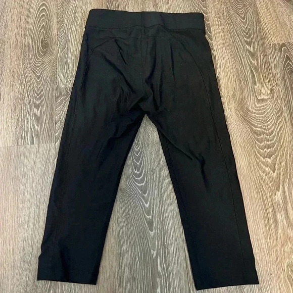 Under Armour cropped leggings size medium - Picture 3 of 3